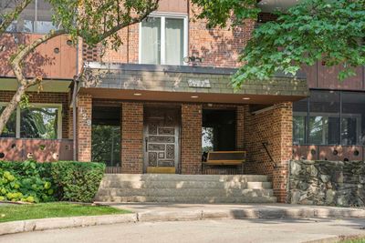 404 - 129 S Spruce Avenue, Condo with 2 bedrooms, 2 bathrooms and 2 parking in Wood Dale IL | Image 2