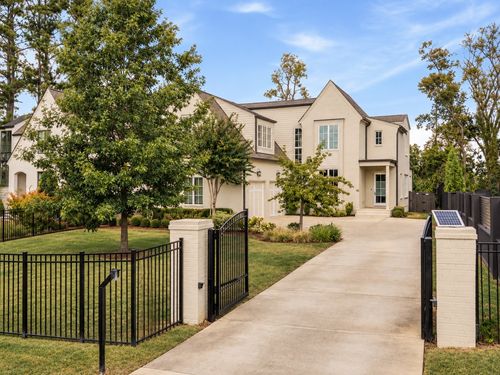 1808 Castleman Dr, Nashville, TN, 37215-3560 | Card Image