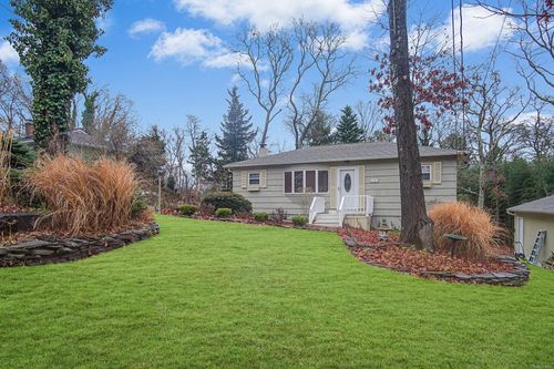 70 Raimond St, Yaphank, NY, 11980-1103 | Card Image