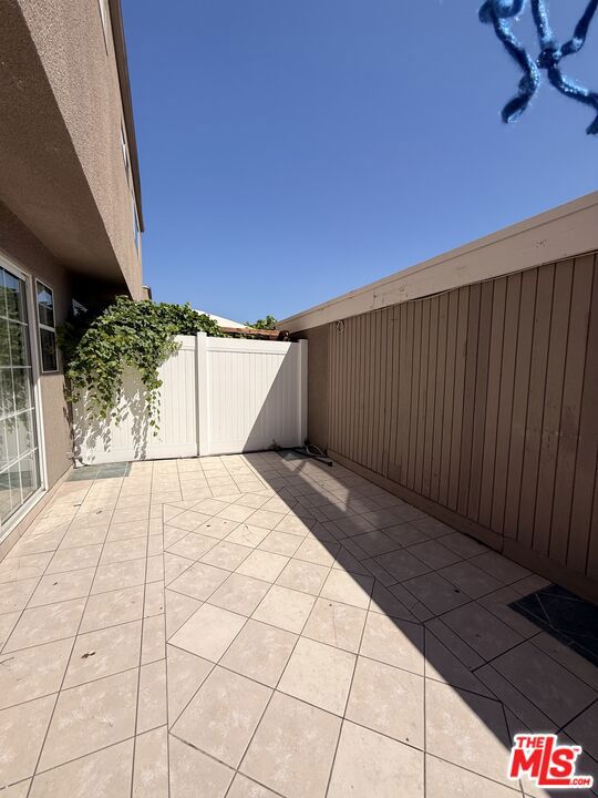 Residential Lease in Tarzana 4