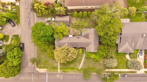 2077 Byron Rd, Merrick, NY, 11566-5033 | Card Image