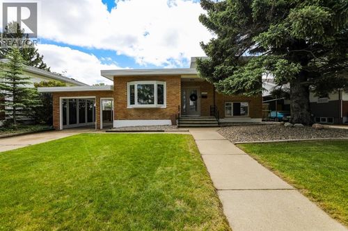 2210 9 Ave S, Lethbridge, AB, T1J1X3 | Card Image