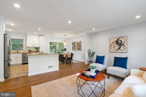 7105 Galgate Dr, SPRINGFIELD, VA, 22152-3523 | Card Image