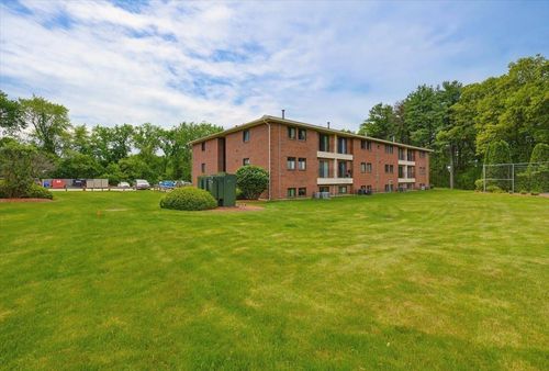 525-525 Abbott Farm Ln, Hudson, NH, 03051-3686 | Card Image