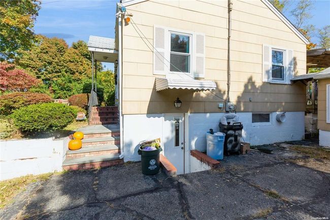 View of side of home | Image 6