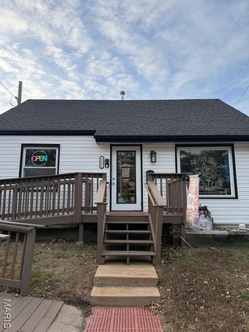 1121 N Lafayette St, Florissant, MO, 63031-4710 | Card Image