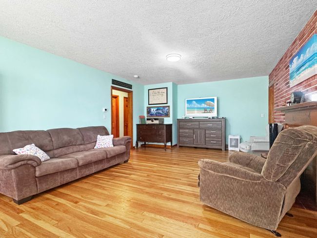 Living Room | Image 15