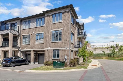 1118-585 Colborne St, Brantford, ON, N3S0K4 | Card Image