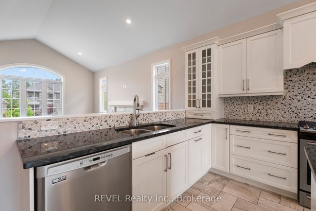6464 Sam Iorfida Dr, House other with 6 bedrooms, 3 bathrooms and 6 parking in Niagara Falls ON | Image 13