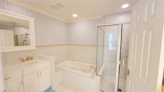 8 Haddington Dr, House other with 5 bedrooms, 3 bathrooms and null parking in Old Westbury NY | Image 13