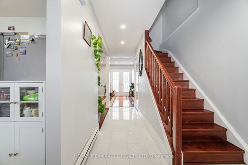 12 Huckleberry Sq, Brampton, ON, L6S1Y2 | Card Image