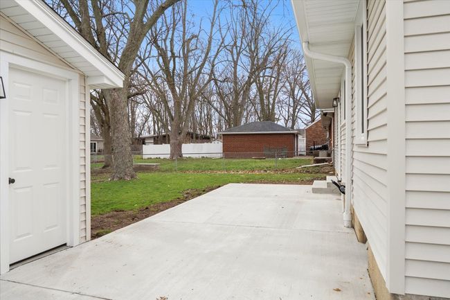 1109 Hovey Ave, Home with 2 bedrooms, 1 bathrooms and null parking in Normal IL | Image 27