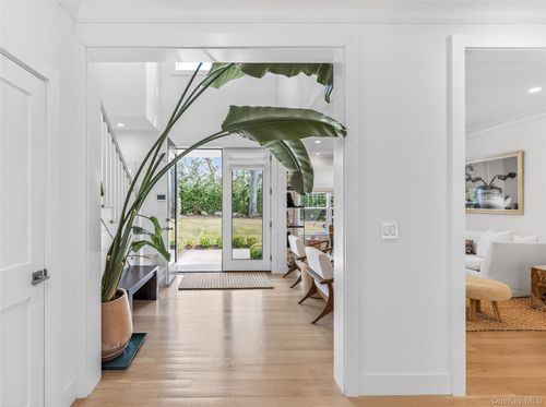 17 Bay View Road N, Southampton, NY, 11968 | Card Image