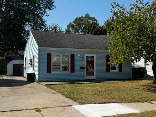 19380 Roscommon St, Harper Woods, MI, 48225-2118 | Card Image