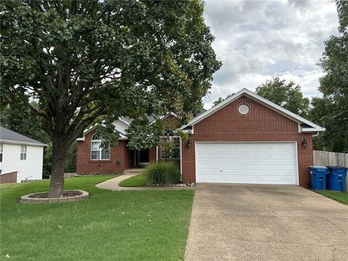 105 Nw Erika Ct, Bentonville, AR, 72712-5279 | Card Image