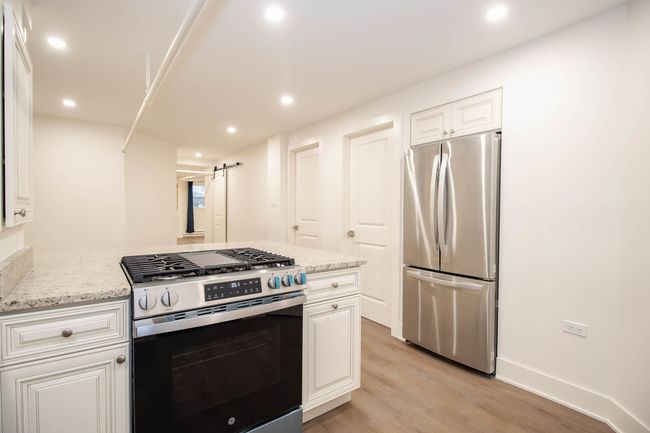 G - 1319 W Early Ave, Condo with 2 bedrooms, 1 bathrooms and null parking in CHICAGO IL | Image 8