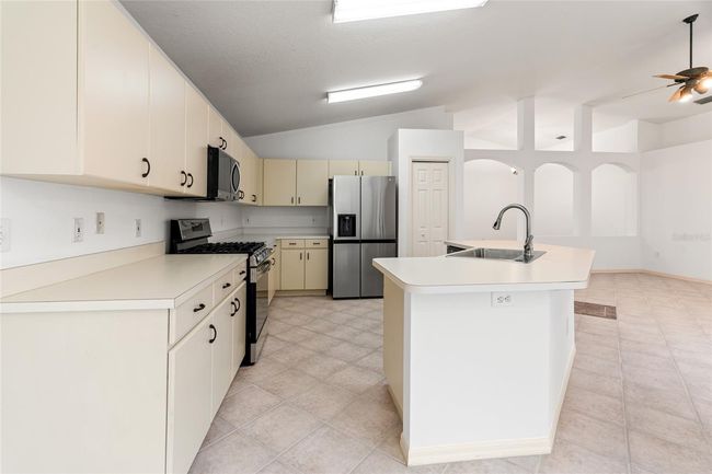 Kitchen | Image 17