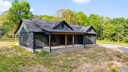 2110 Highland Dr Ne, Fort Payne, AL, 35967-7654 | Card Image