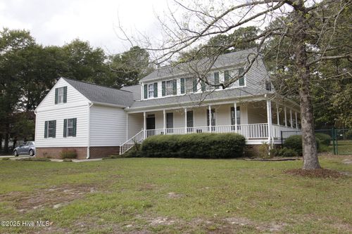 102 S Country Club Dr, Kenansville, NC, 28349-8922 | Card Image