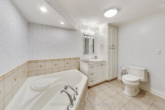 955 Coyston Dr, House other with 5 bedrooms, 5 bathrooms and 4 parking in Oshawa ON | Image 33