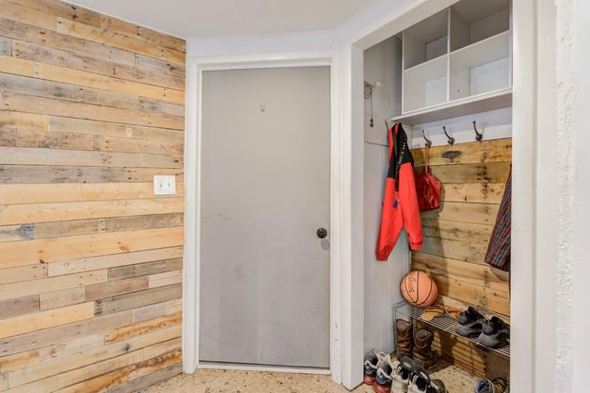 Portico entrance between house and garage | Image 43