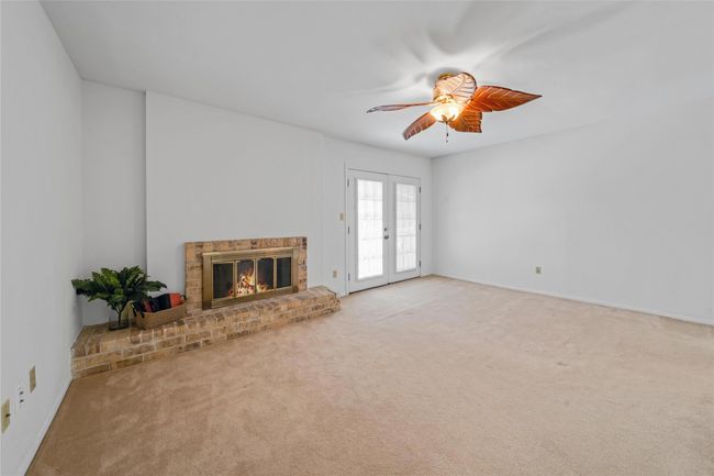 9818 Amberton Pkwy, Townhouse with 3 bedrooms, 3 bathrooms and null parking in Dallas TX | Image 18