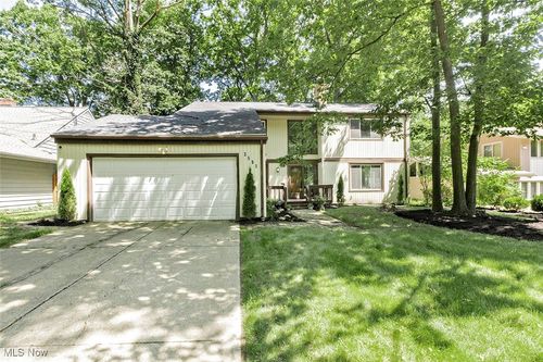 3595 Runnymede Boulevard, Cleveland Heights, OH, 44121 | Card Image