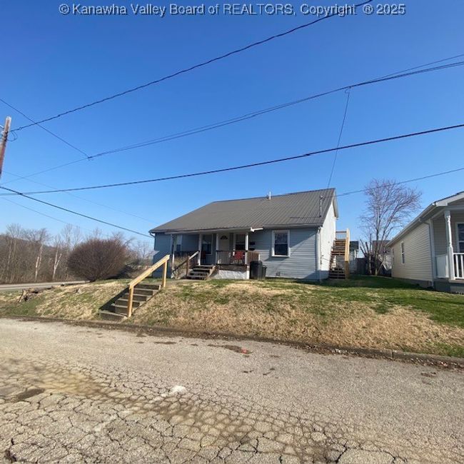 1501 15 Th St, House other with 4 bedrooms, 2 bathrooms and null parking in Nitro WV | Image 6