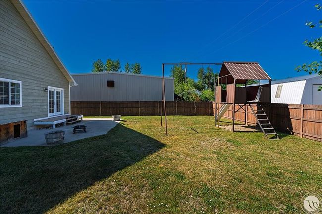 Large backyard. | Image 16