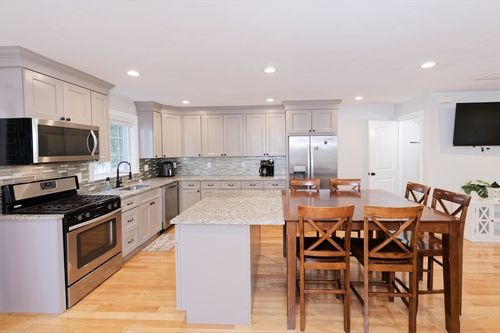 b-1 Glen St, Framingham, MA, 01702-7105 | Card Image