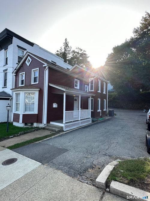 122 Broadway, Norwich, CT, 06360-4404 | Card Image
