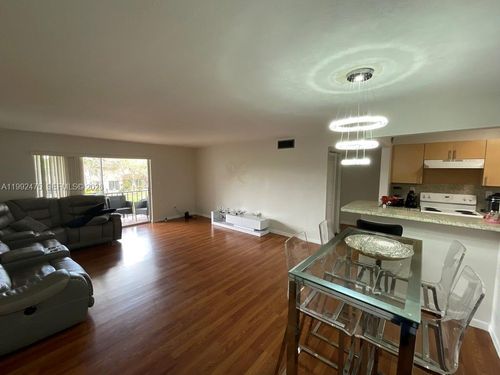 dd8-10357 N Kendall Dr, Miami, FL, 33176-1657 | Card Image