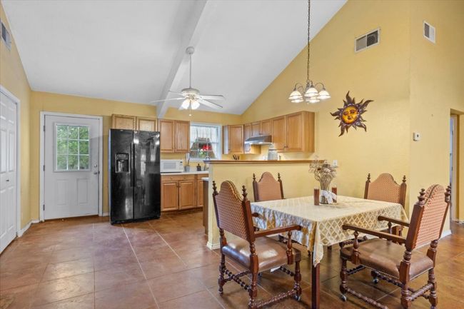 Dining | Image 7