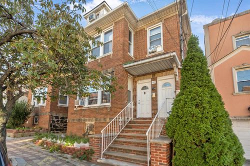 807 73rd St, North Bergen, NJ, 07047-4880 | Card Image