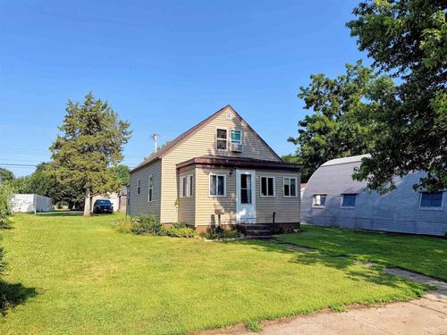 619 N Michigan St, Prairie Du Chien, WI, 53821-1117 | Card Image