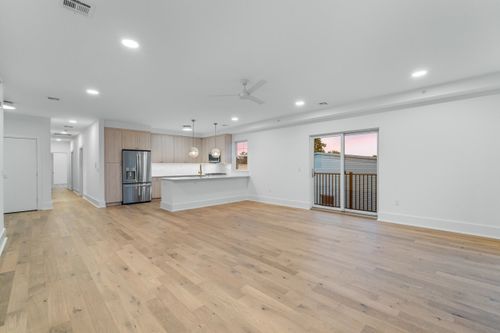 3-525 Avenue E, Bayonne, NJ, 07002-3926 | Card Image