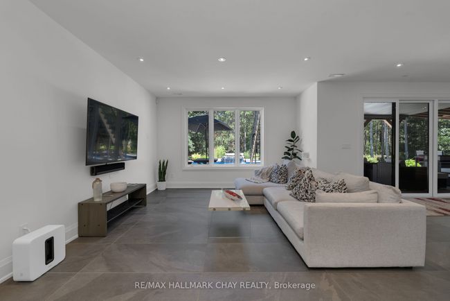 105 Mennill Dr, House other with 4 bedrooms, 4 bathrooms and 9 parking in Minesing ON | Image 24
