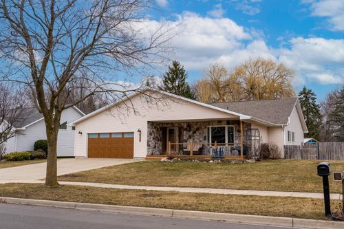 1225 Abbey Ln, Mt Pleasant, MI, 48858-9137 | Card Image