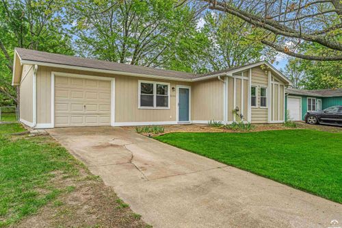 2524 Bonanza St, Lawrence, KS, 66046-5132 | Card Image