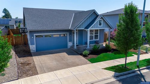 1460 Dahlia St, Woodburn, OR, 97071 | Card Image
