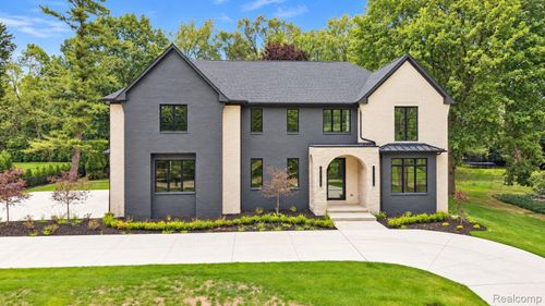 4546 Niagara Ln, Bloomfield Hills, MI, 48301-1461 | Card Image