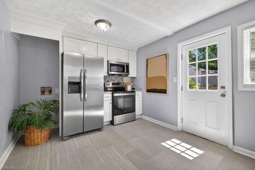 4611 Robin Hood Rd, Norfolk, VA, 23513-3717 | Card Image