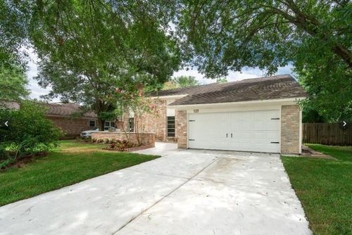 13911 Briar Place Drive, Houston, TX, 77077 | Card Image