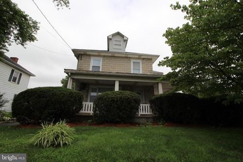 549 W Main St, NEW HOLLAND, PA, 17557-1134 | Card Image