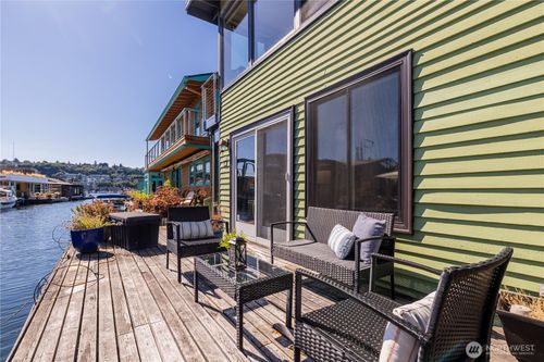 unit-e-2025 Fairview Ave E, Seattle, WA, 98102-3575 | Card Image