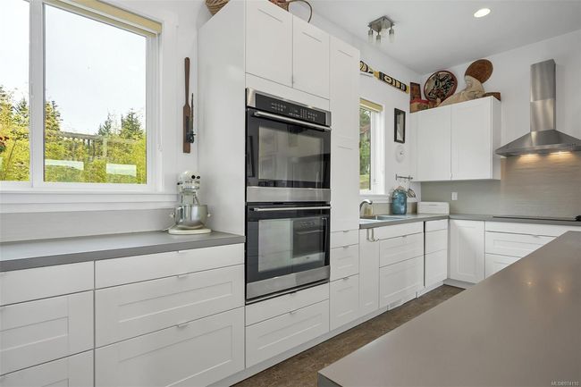 55 Poplar Rd, House other with 4 bedrooms, 4 bathrooms and 6 parking in Alert Bay BC | Image 4