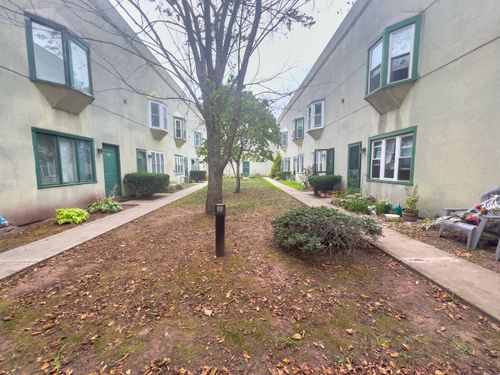 27-27 Judd Sq, Wallingford, CT, 06492-3511 | Card Image