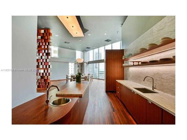 APT-3003 - 1300 Brickell Bay Dr, Condo with 2 bedrooms, 2 bathrooms and null parking in Miami FL | Image 30