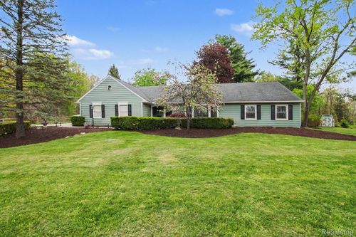 2601 Old Plank Rd, Milford, MI, 48381-3264 | Card Image