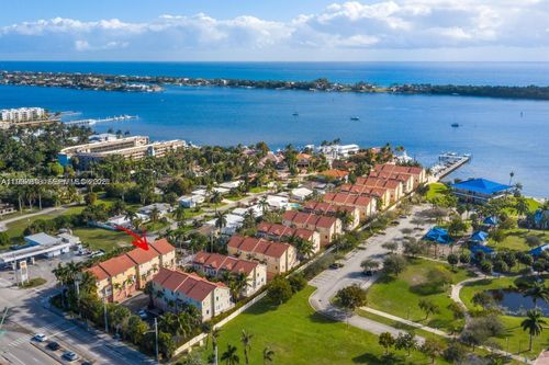 104 Harbors Way, Boynton Beach, FL, 33435-2400 | Card Image